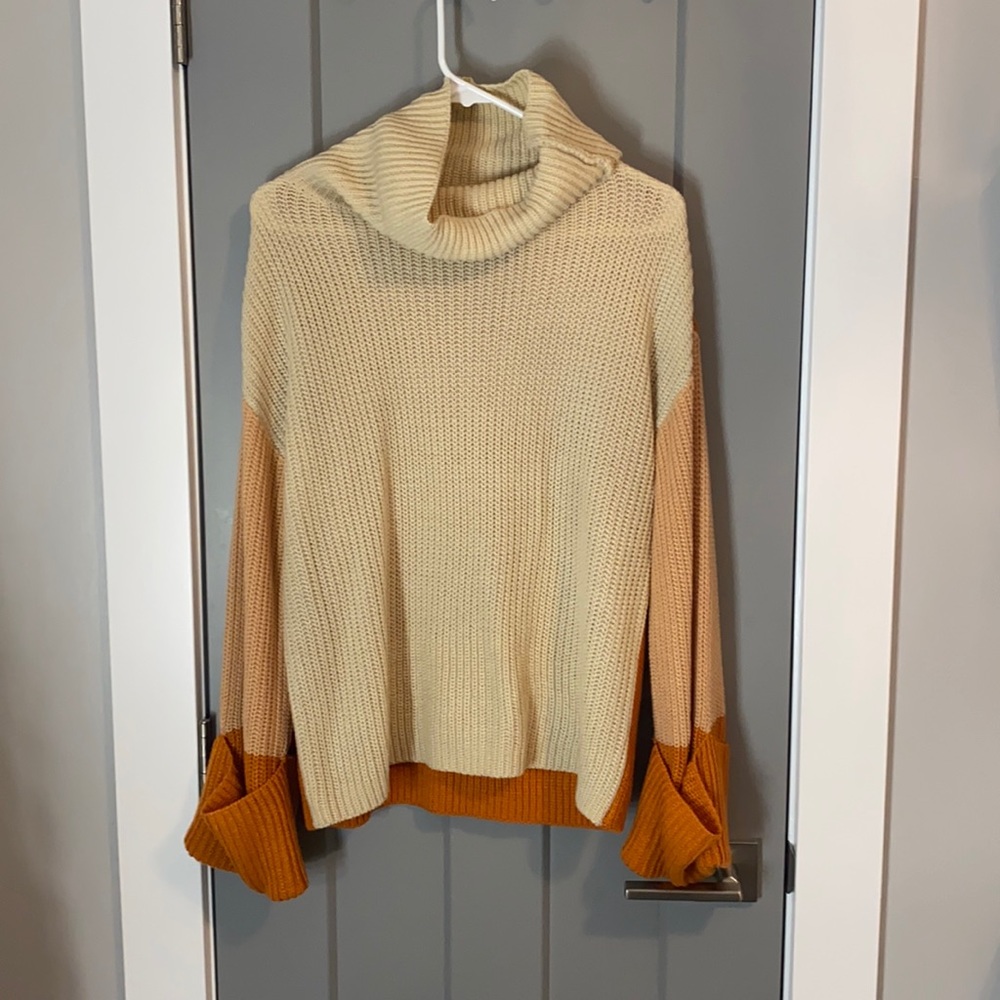 Size medium sweater never worn